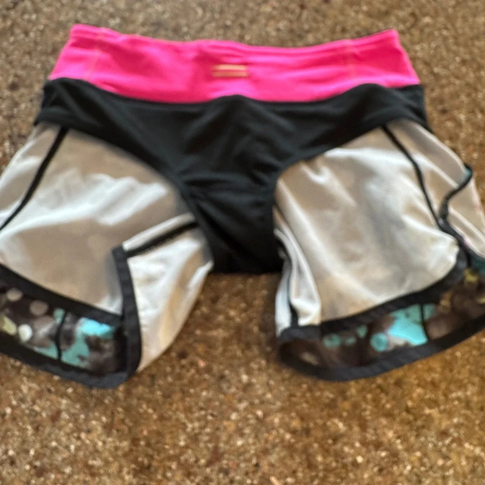 Ivivva Girls Athletic Shorts Size 10 Black Bokeh Print Zipper Pocket Sporty